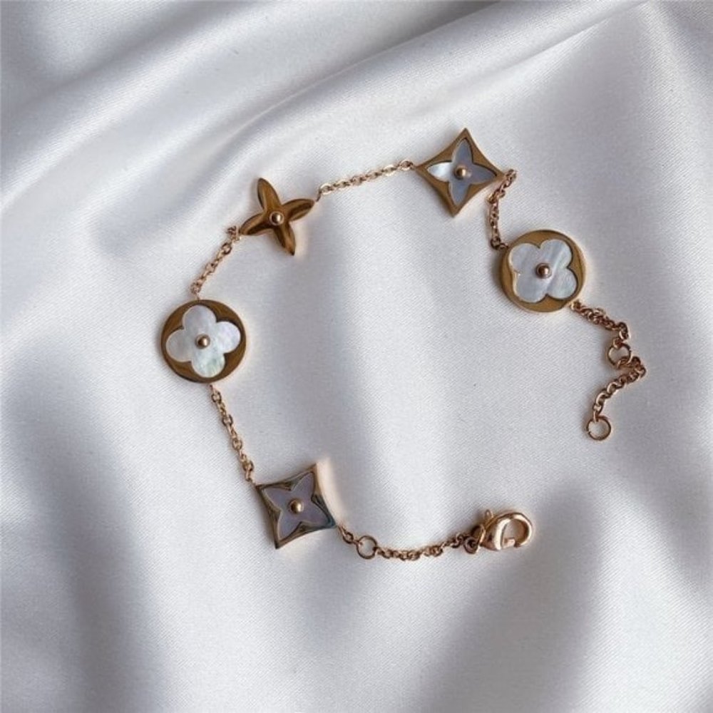 Charm Bracelet Elegant Four Leaf Clover Girl Bracelet Rose Gold Plated